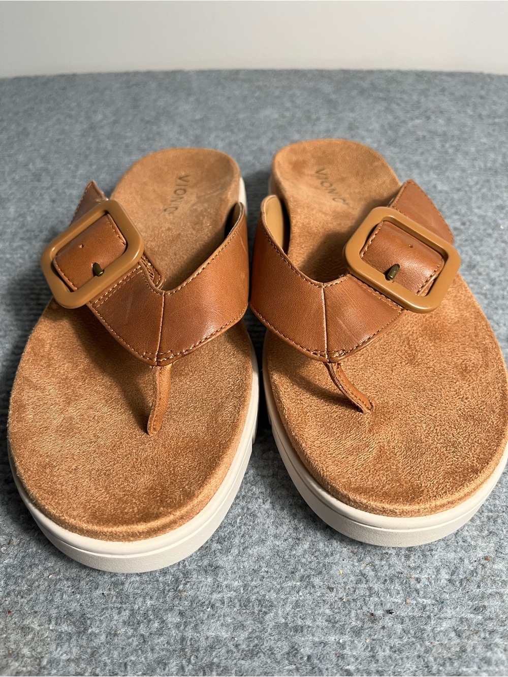 Vionic Men's Leather Buckle Thong Sandals in Tan